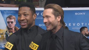 Glen Powell Recalls Pitching ‘Devotion’ to Jonathan Majors in a Bath House (Exclusive)